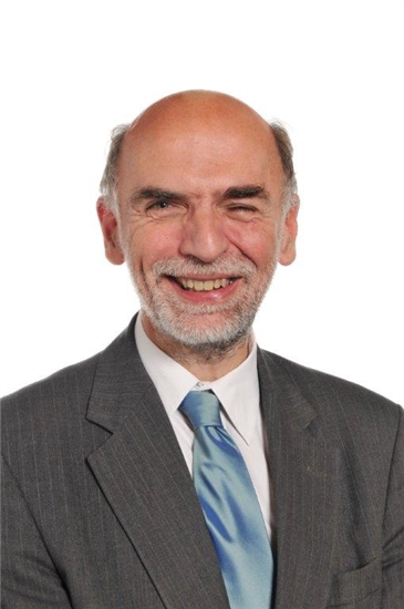 Photo of Dr Peter Kent